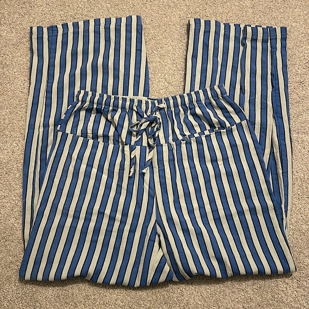 Wide leg Blue striped pants, size small.